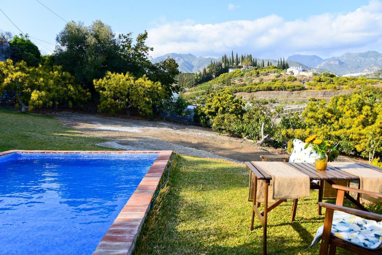 Вілла Casa Entre Nerja Y Фріхіліана Екстер'єр фото